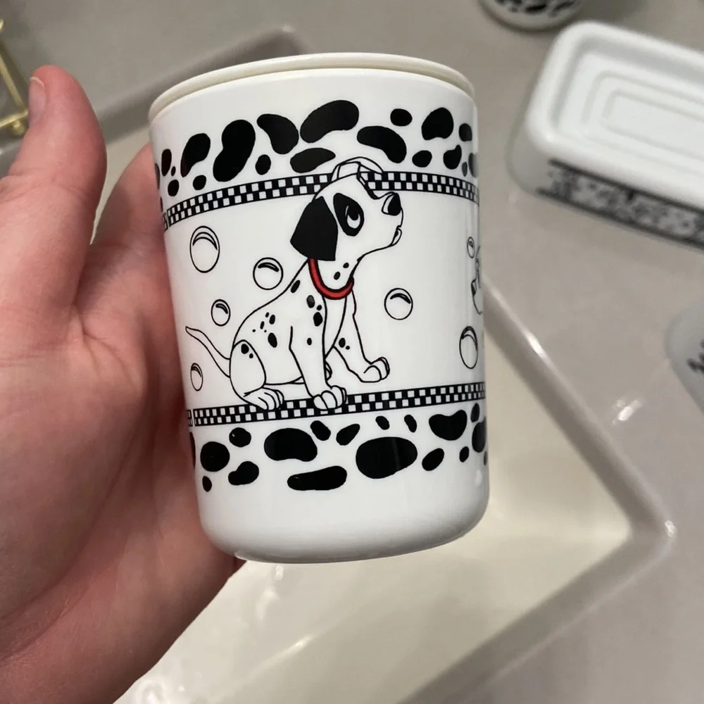 101 Dalmatians vintage 90s bathroom decor tissue, toothbrush holder, soap, & cup